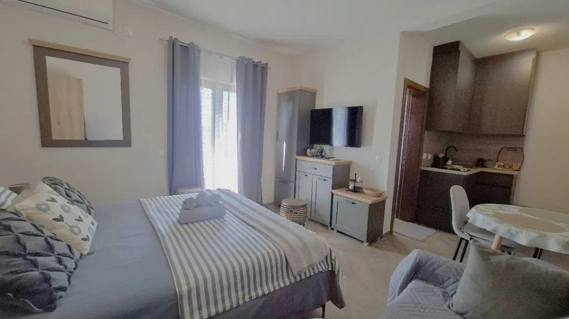 Izdavanje, garsonjera, 25m², Ilino, Bar