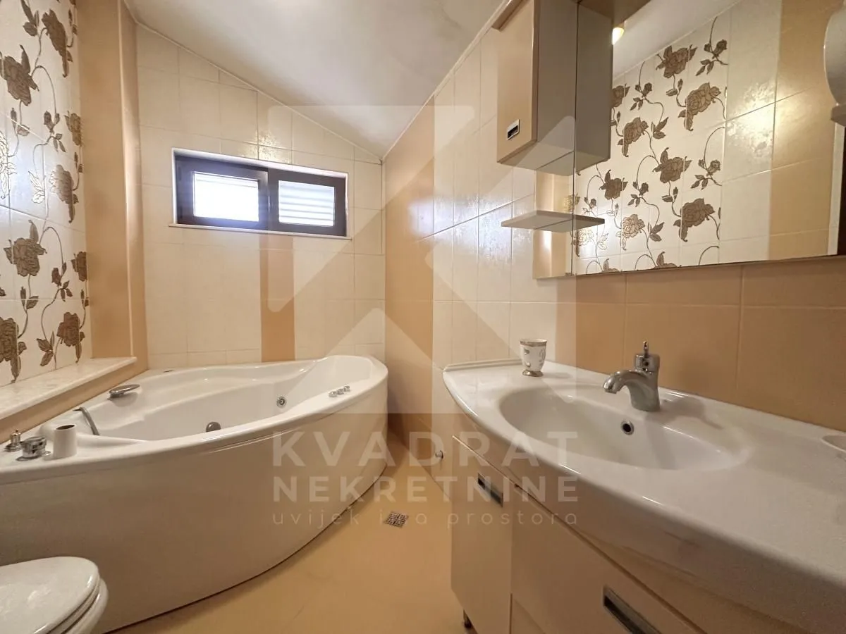 Rent, house, 326m², Stari Aerodrom, Podgorica