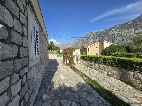 Prodaja, trosoban stan, 76m², Prčanj, Kotor - image 4