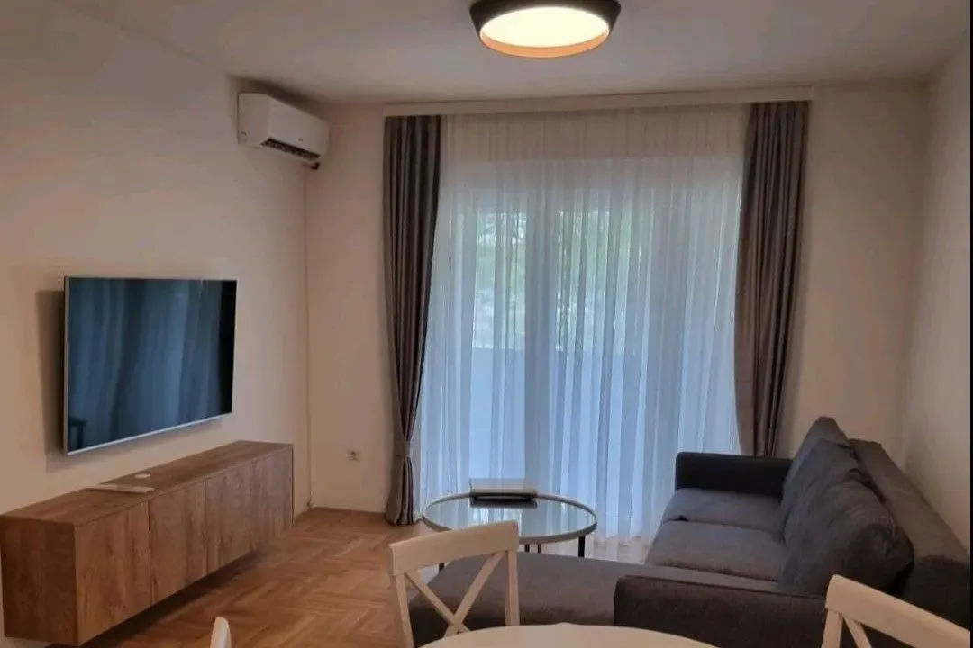 Rent, one bedroom apartment, 48m², Stari Aerodrom, Podgorica