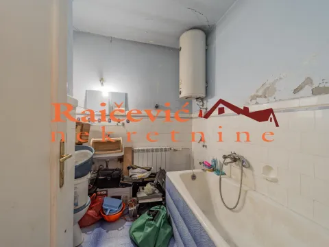 Prodaja, trosoban stan, 77m², Centar, Stara Pazova - image 16