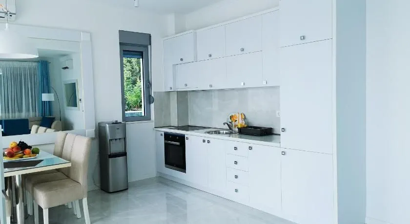 Sale, house, 330m², Lazi, Budva