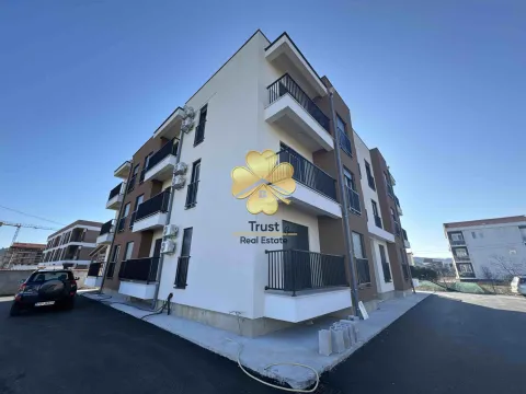 Izdavanje, dvosoban stan, 60m², Podgorica, Crna Gora