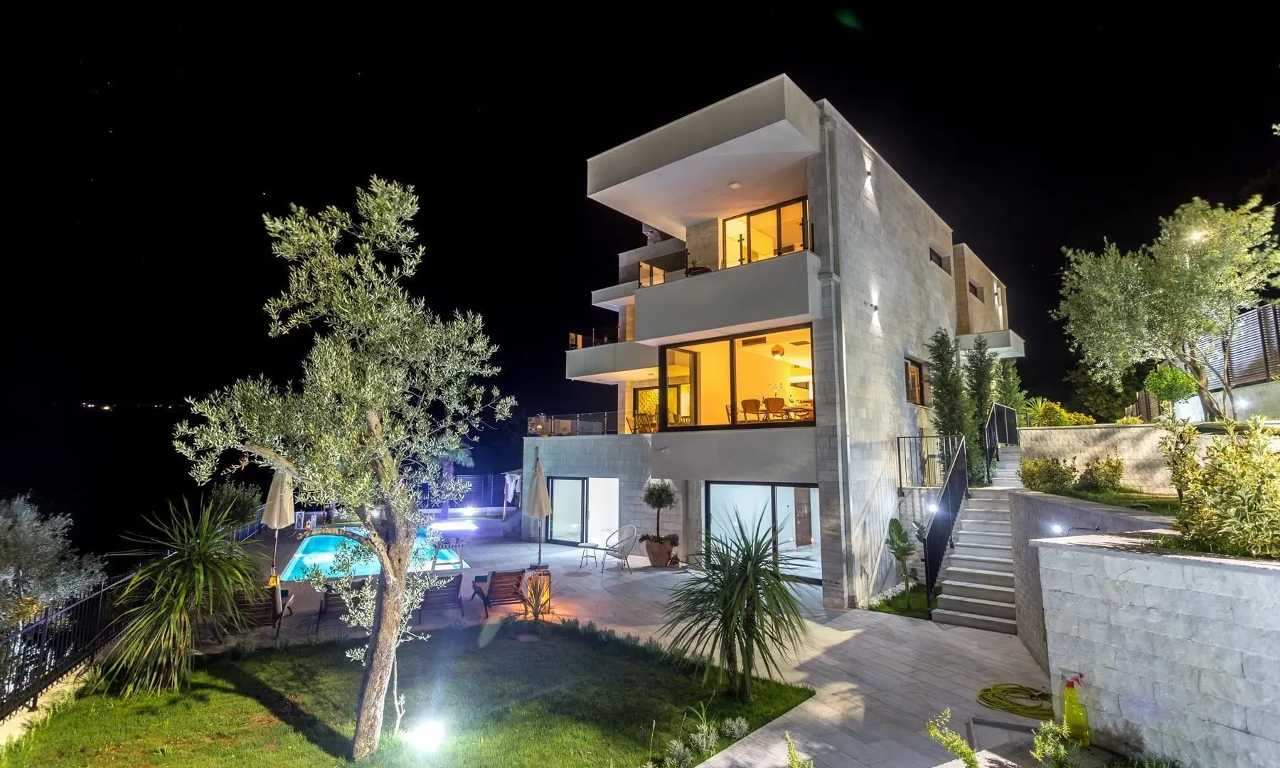 Prodaja, kuća, 360m², Đenovići, Herceg Novi