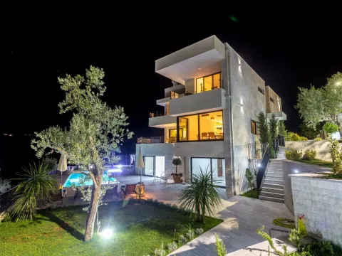 Prodaja, kuća, 360m², Đenovići, Herceg Novi - image 1