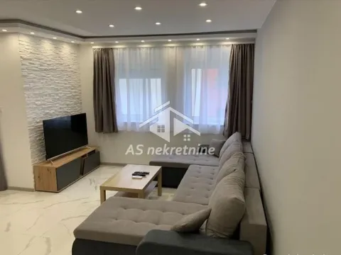 Izdavanje, stan, 72m², Vračar Sve Podlokacije, Beograd