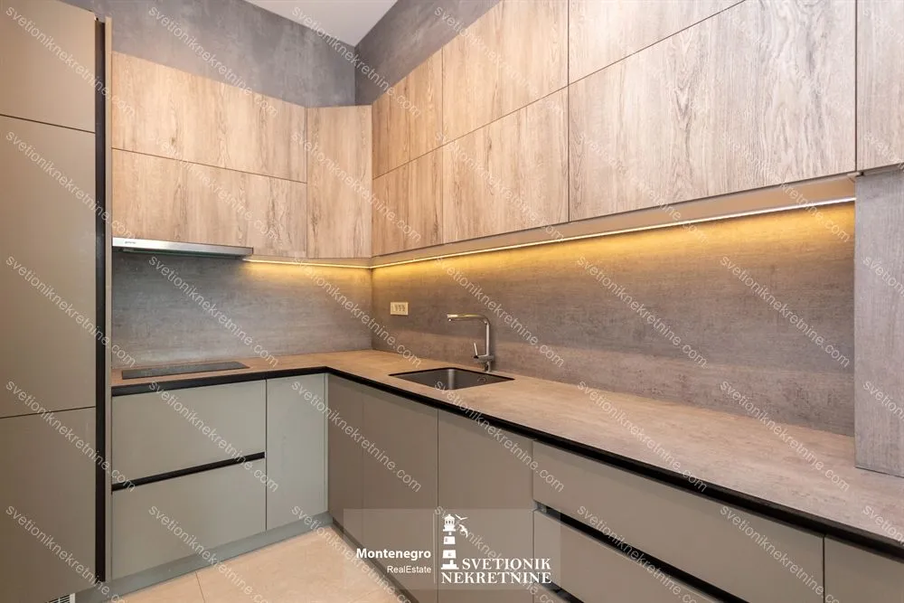Prodaja, jednosoban stan, 49m², Baošići, Herceg Novi