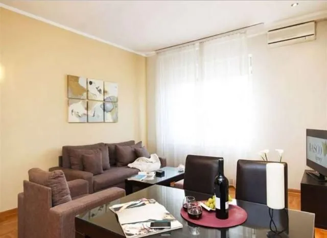 Rent, three bedroom apartment, 56m², Stari Grad, Beograd