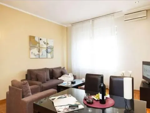 Izdavanje, trosoban stan, 56m², Stari Grad, Beograd - image 6