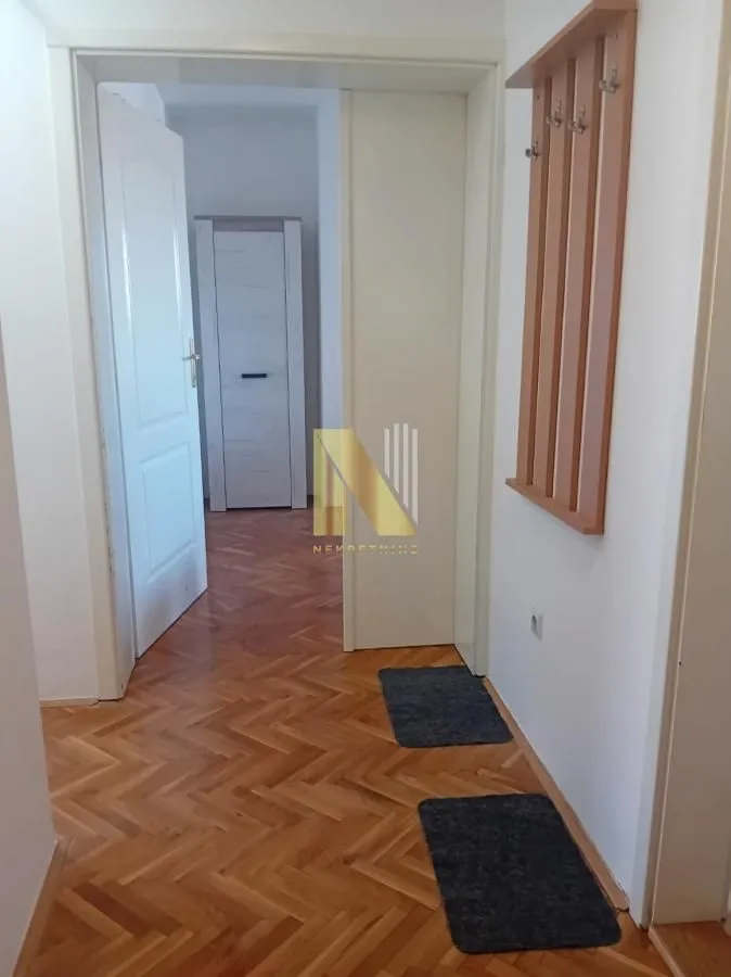 Izdavanje, dvosoban stan, 45m², Centar, Novi Sad