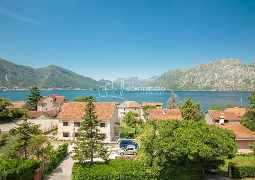 Prodaja, kuća, 210m², Dobrota, Kotor