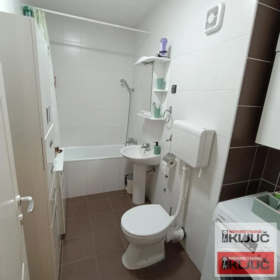 Prodaja, trosoban stan, 90m², Nova Detelinara, Novi Sad Sve Podlokacije