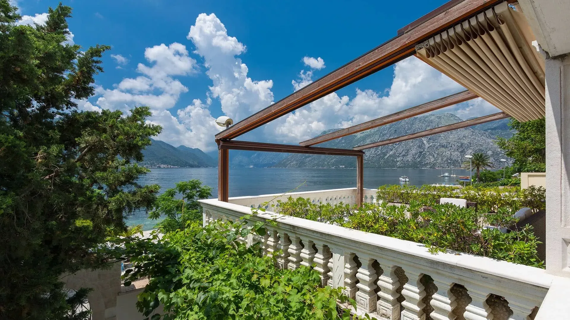 Sale, house, 365m², Dobrota, Kotor