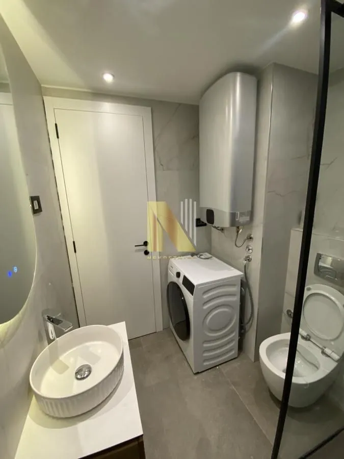 Prodaja, četvorosoban stan, 119m², Centar, Novi Sad