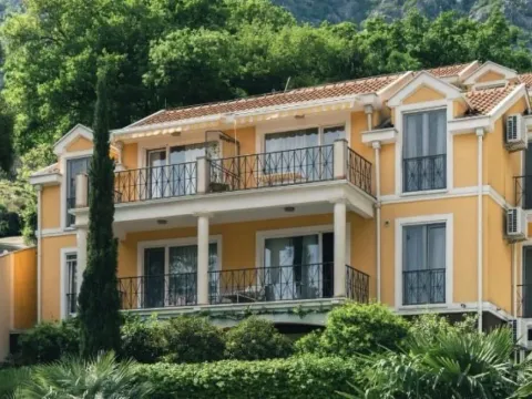 Sale, two bedroom apartment, 178m², Orahovac, Kotor - image 2