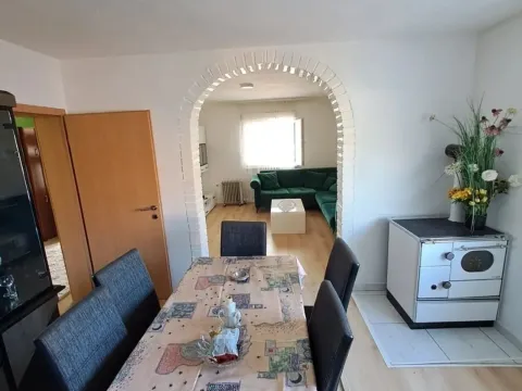 Rent, house, 130m², Tološi, Podgorica - image 10