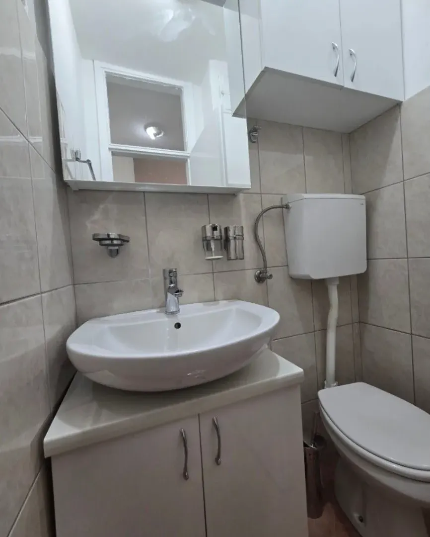 Izdavanje, dvosoban stan, 69m², Preko Morače, Podgorica