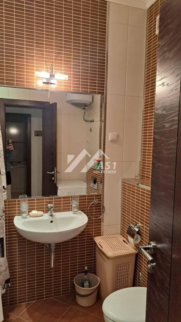 Izdavanje, dvosoban stan, 50m², Bulevar Oslobodjenja, Novi Sad Sve Podlokacije