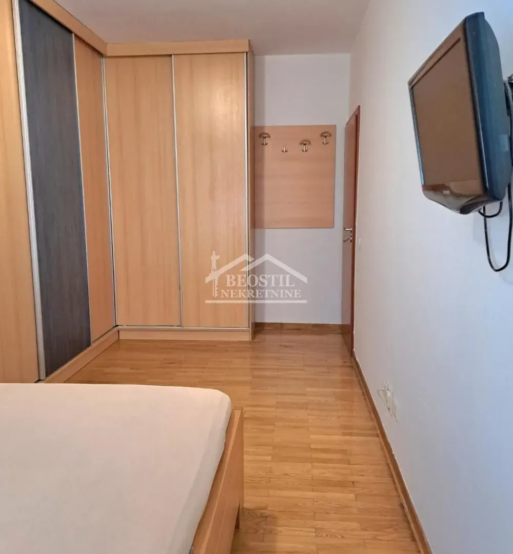 Rent, three bedroom apartment, 81m², Crveni Krst, Beograd