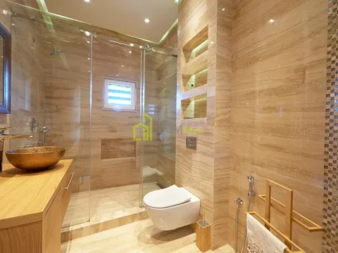 Prodaja, kuća, 255m², Vranići, Podgorica - image 5