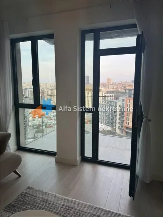 Izdavanje, četvorosoban stan, 110m², Savski Venac, Beograd