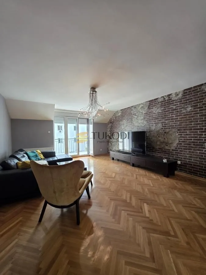 Prodaja, stan, 156m², Centar, Novi Sad