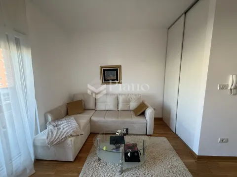 Rent, apartment, 34m², City Kvart, Podgorica - image 1
