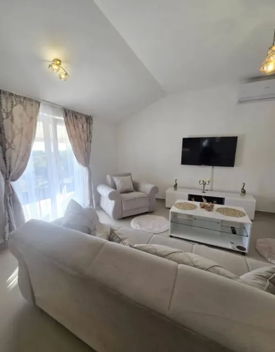 Rent, three bedroom apartment, 130m², Gradiošnica, Tivat