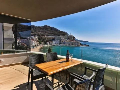 Rent, one bedroom apartment, 55m², Bečići, Budva - image 1