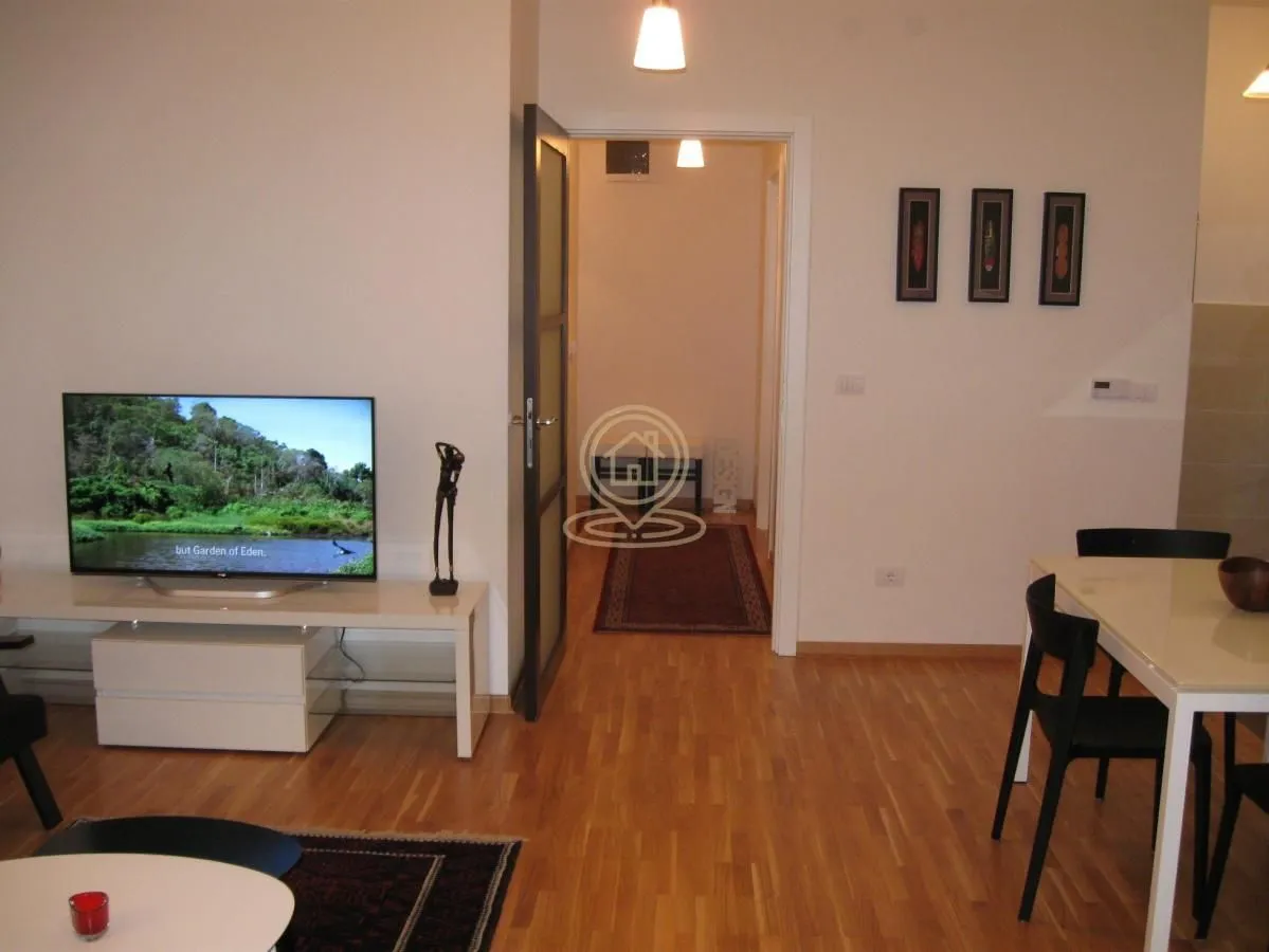 Rent, two bedroom apartment, 60m², Kalenić Pijaca, Vračar Sve Podlokacije