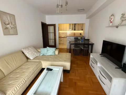 Izdavanje, dvosoban stan, 78m², City Kvart, Podgorica - image 12