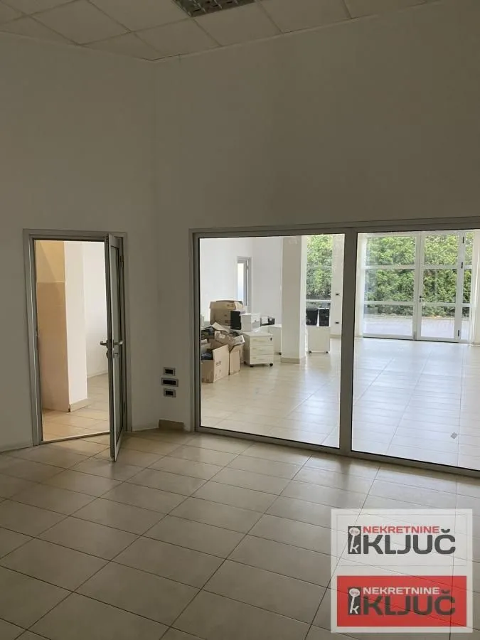 Rent, office space, 400m², Novo naselje, Novi Sad
