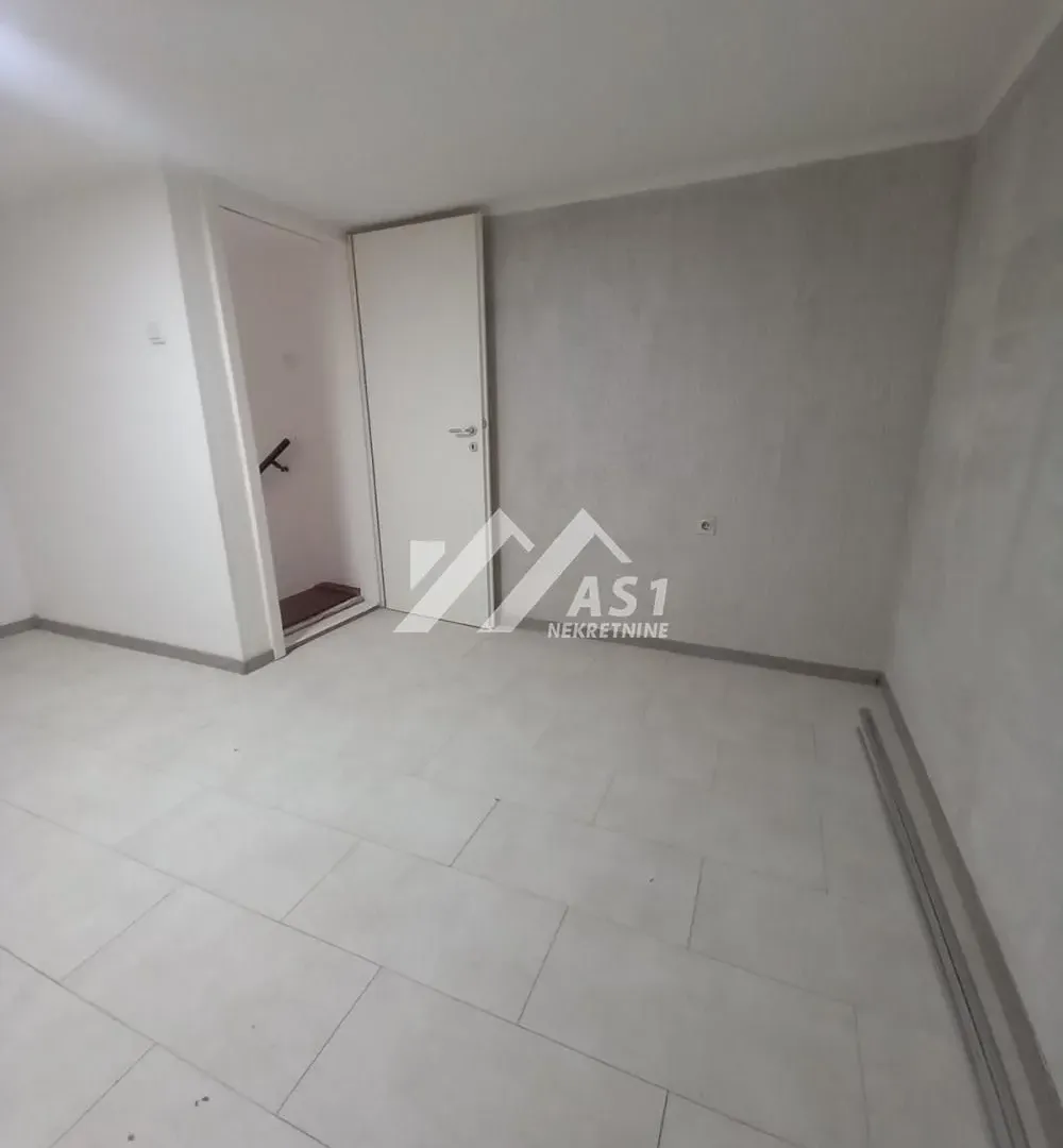Prodaja, dvosoban stan, 50m², Stari Majur, Petrovaradin