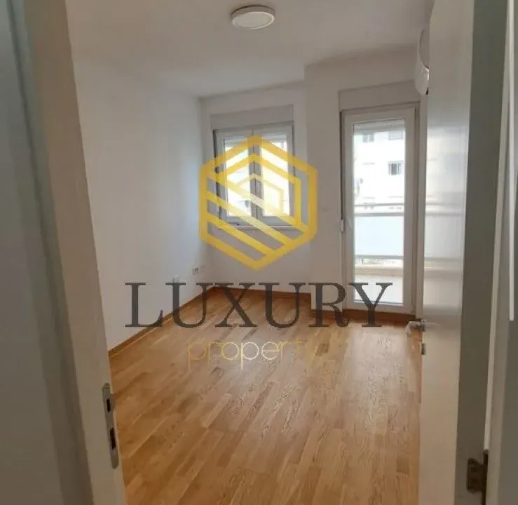 Izdavanje, dvosoban stan, 65m², Zagorič, Podgorica