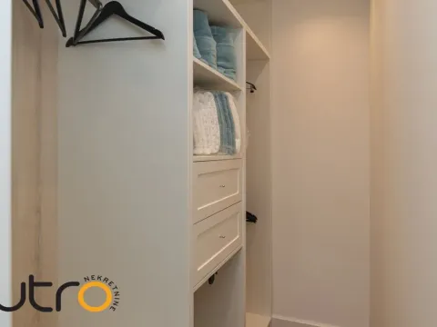 Prodaja, trosoban stan, 237m², Centar, Bar - image 18