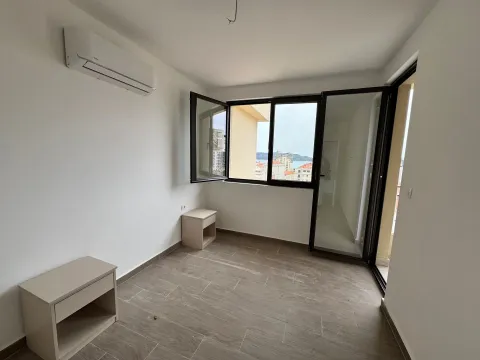 Sale, two bedroom apartment, 52m², Bečići, Budva - image 14