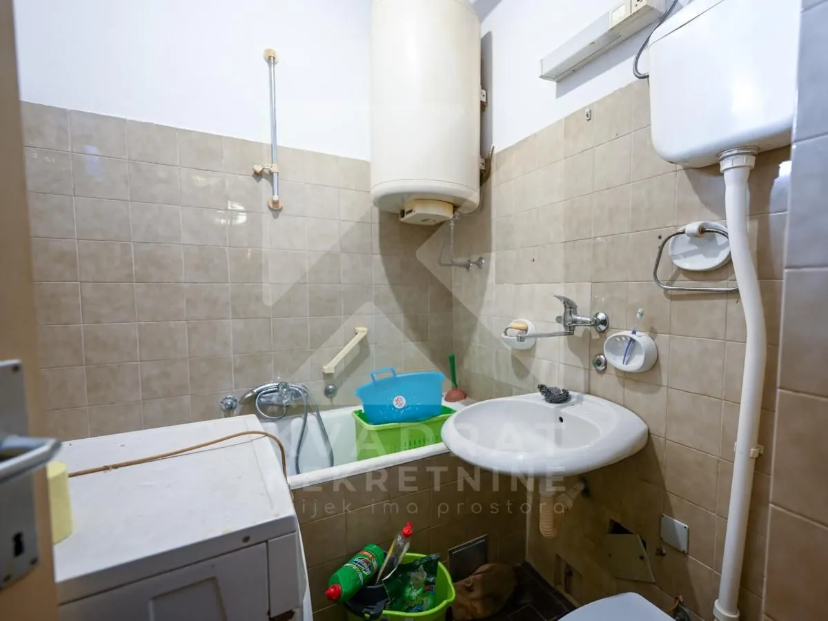 Prodaja, trosoban stan, 85m², Blok 6, Podgorica
