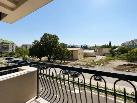 Izdavanje, dvosoban stan, 70m², Ljubović, Podgorica - image 15