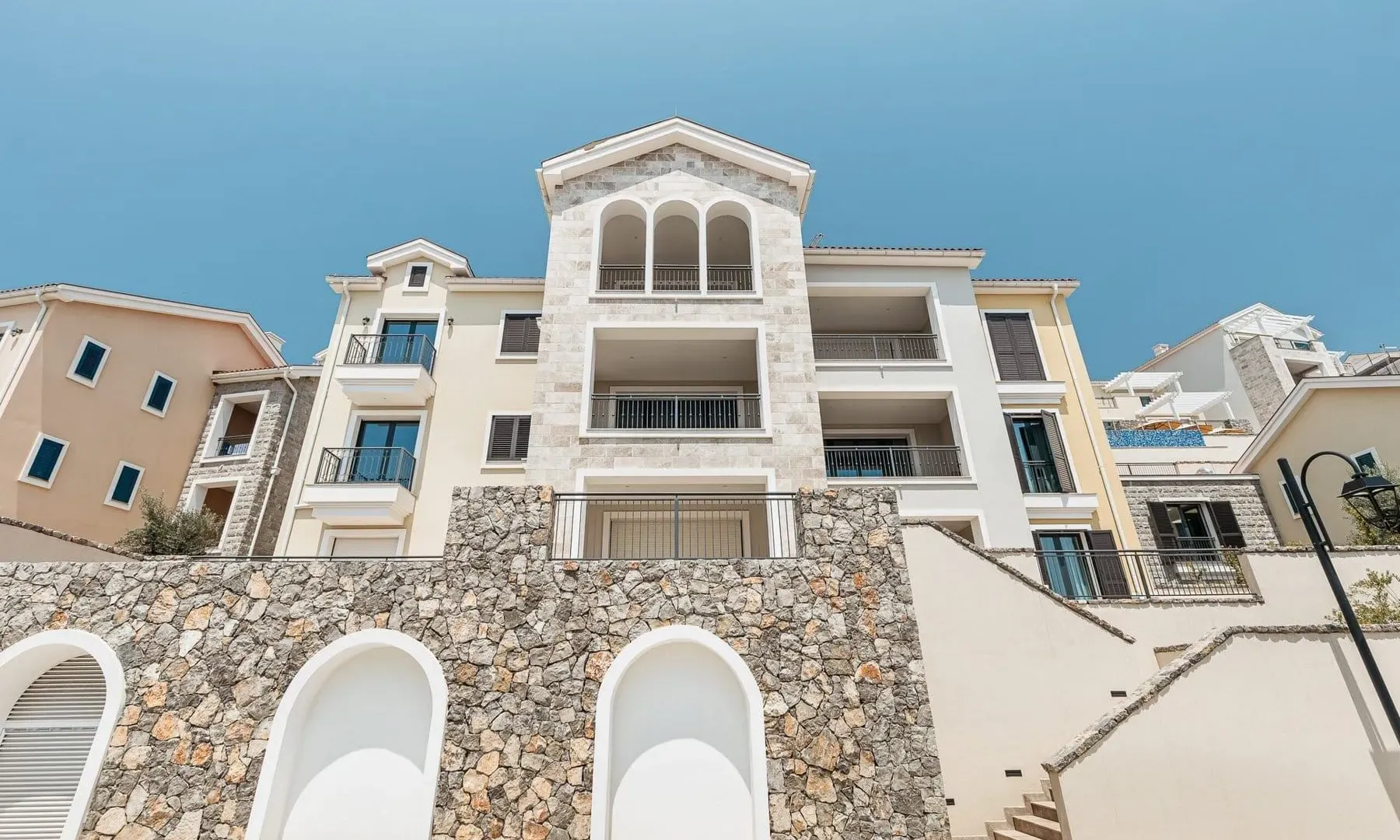 Prodaja, jednosoban stan, 77m², Luštica Bay, Tivat