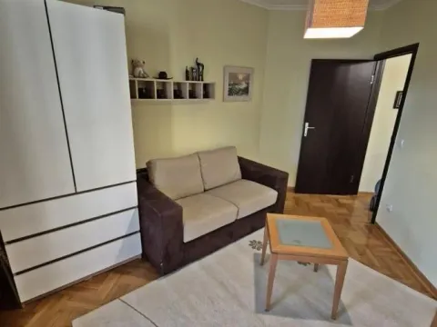 Izdavanje, trosoban stan, 68m², Centar, Kragujevac - image 8