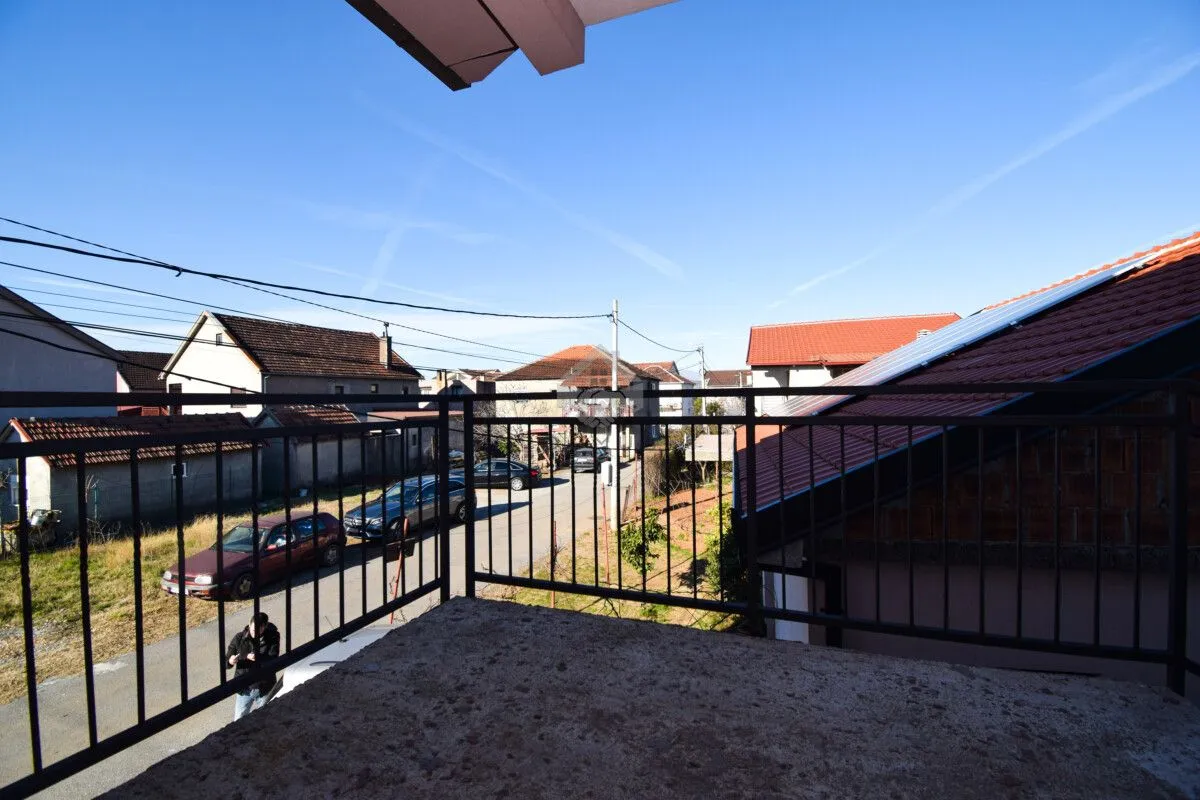 Izdavanje, dvosoban stan, 75m², Zlatica, Podgorica