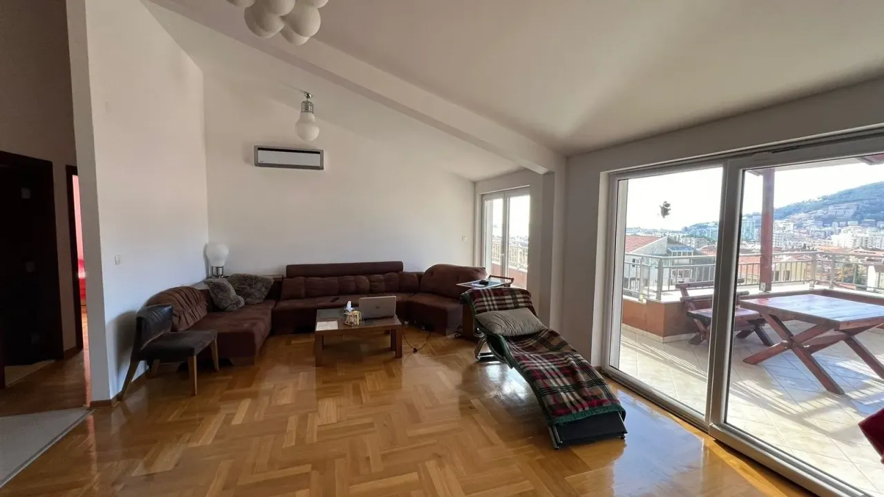 Prodaja, stan, 111m², Podkošljun, Budva