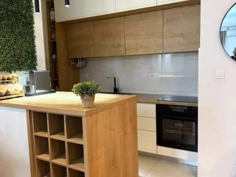 Prodaja, dvosoban stan, 72m², Centar, Bar - image 5