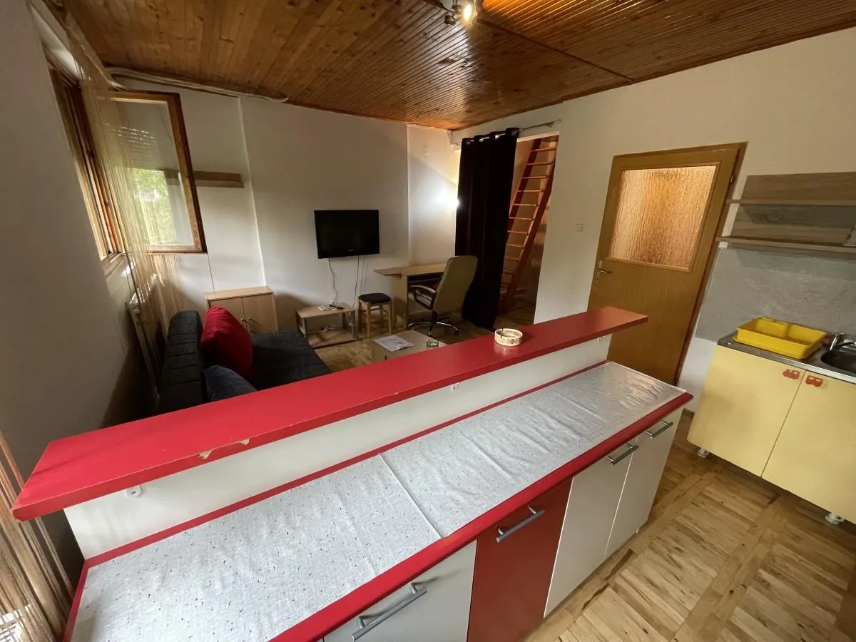 Prodaja, dvosoban stan, 40m², Železnička Stanica, Novi Sad Sve Podlokacije