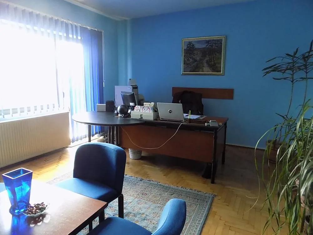 Rent, office space, 2000m², 7. juli, Paraćin