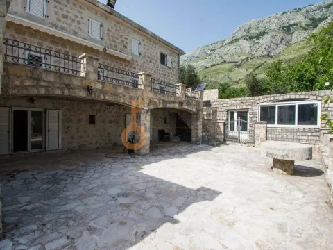 Sale, house, 440m², Budva, Crna Gora - image 13