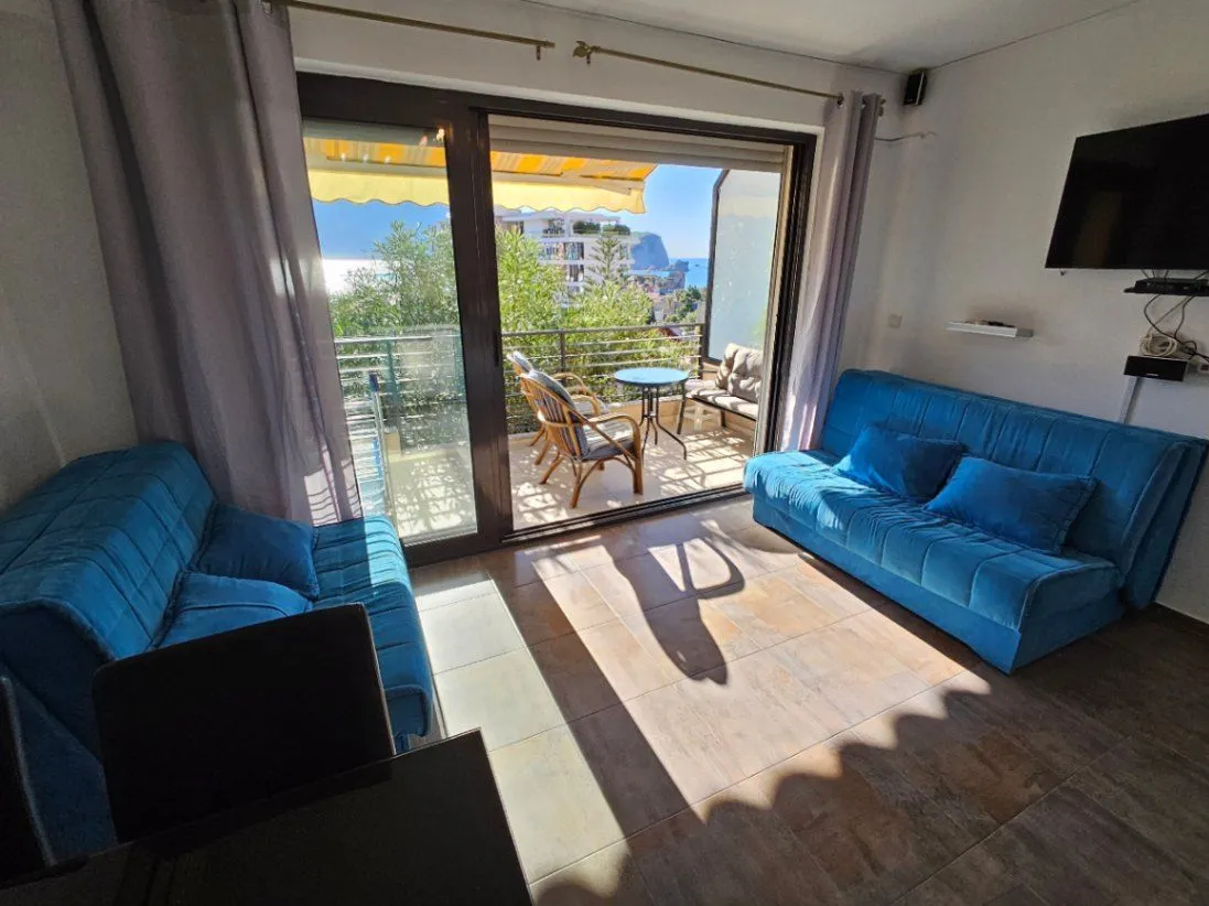 Izdavanje, jednosoban stan, 38m², Gospoština, Budva