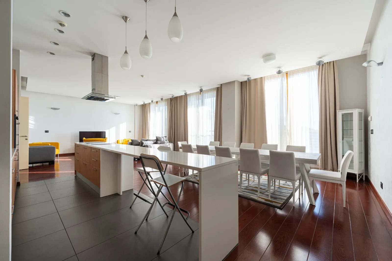 Rent, three bedroom apartment, 204m², Kod Capital Plaze, Podgorica