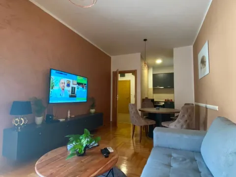Izdavanje, jednosoban stan, 50m², Kava, Tivat - image 2