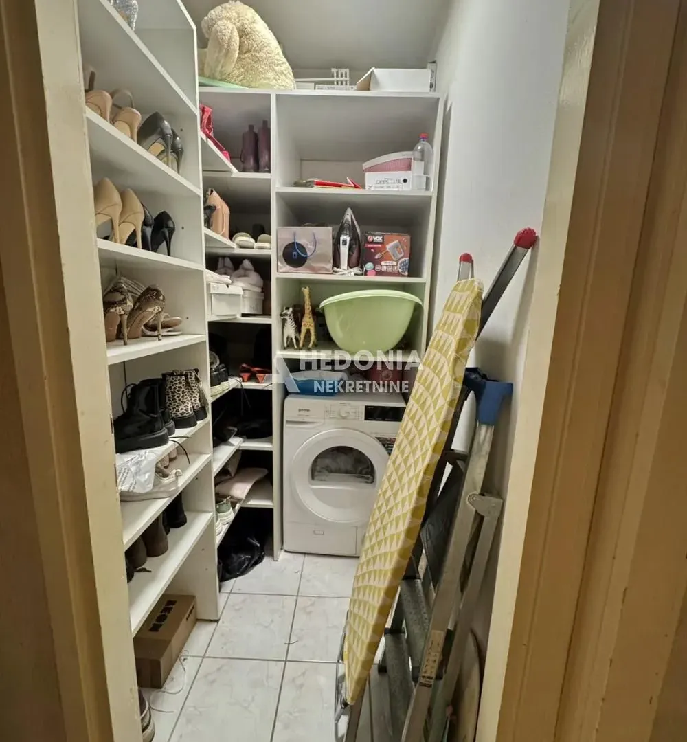 Sale, four bedroom apartment, 101m², Čukarica, Beograd